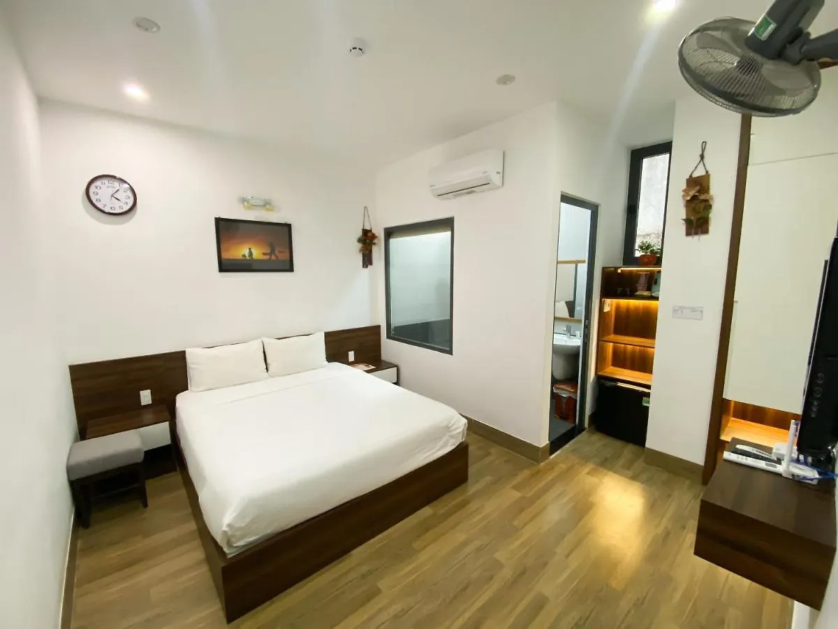 ***  Nguyen Huong Hotel Da Nang Vietnam